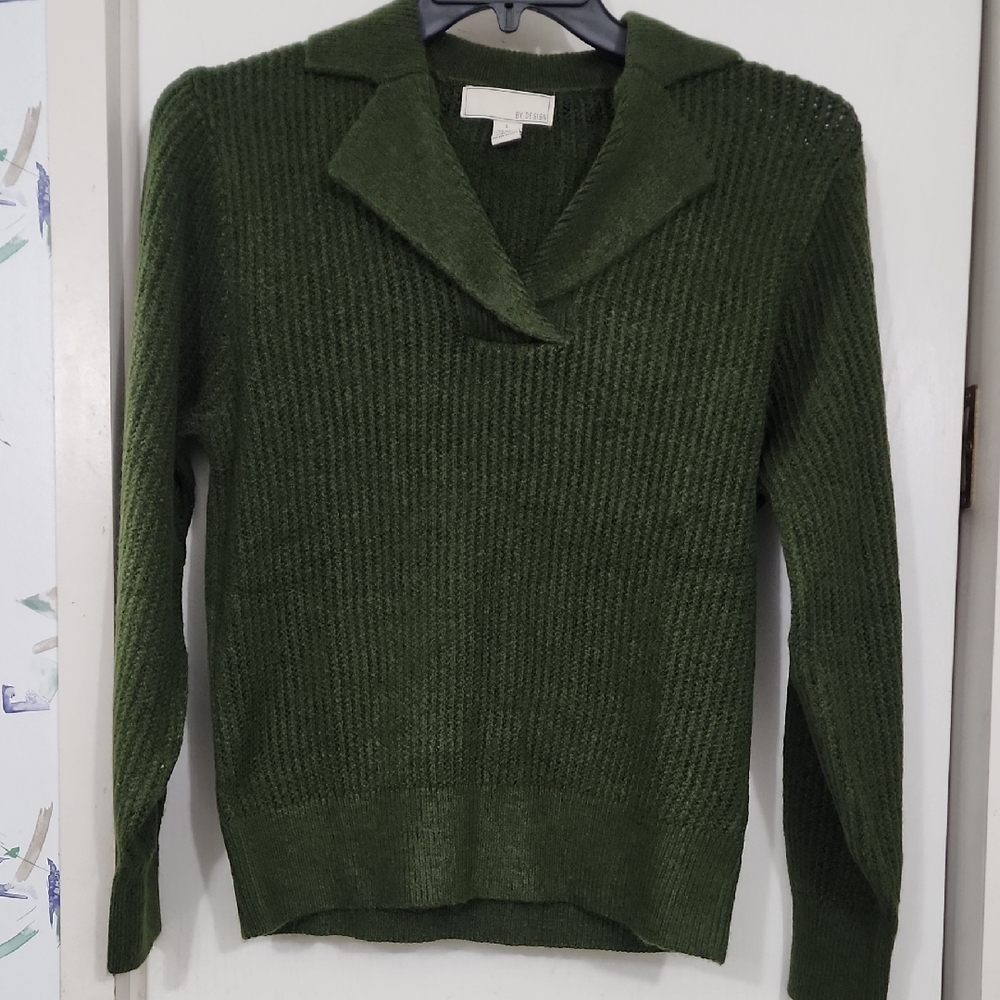 Elegant BY DESIGN Forest Green V-Neck Sweater
